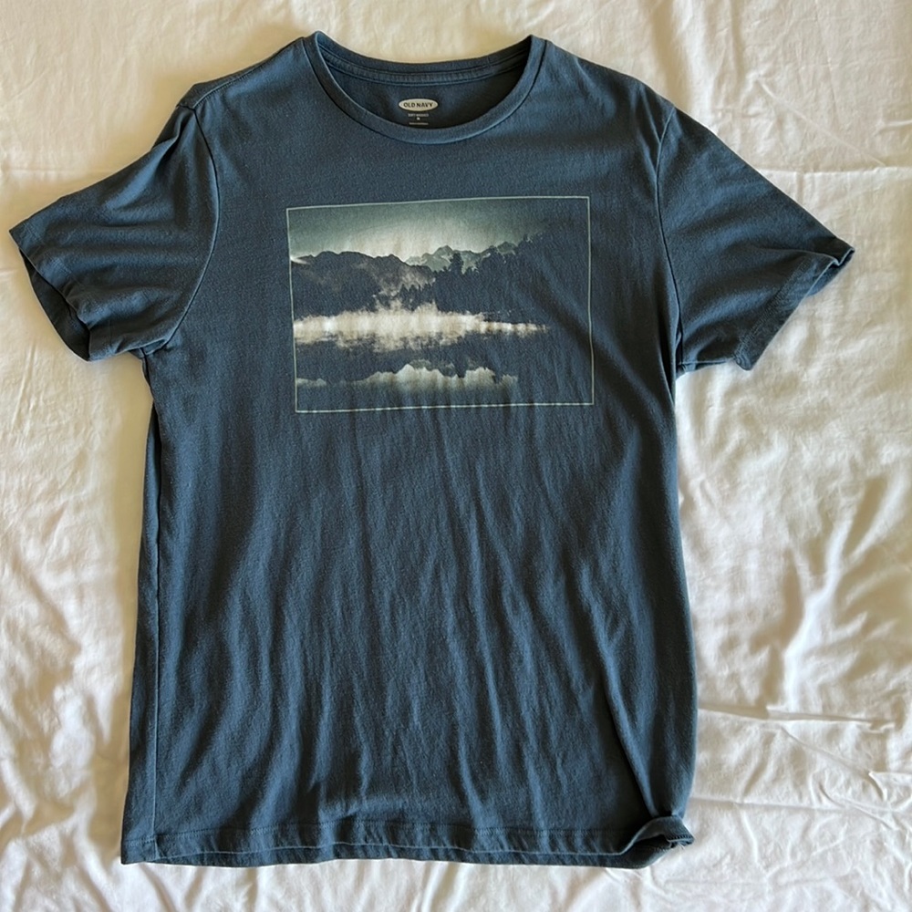 Old Navy Dark Blue Graphic Tee - Medium